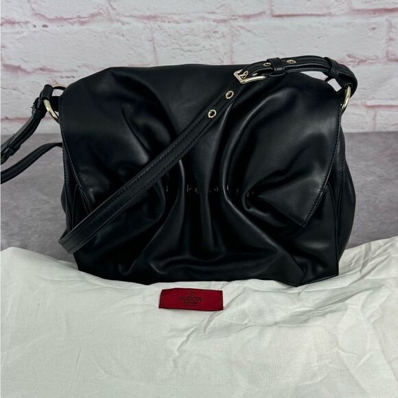 Valentino Garavani $2795 Rockstud Ruched Bloomy Black Leather Bag - Picture 13 of 14